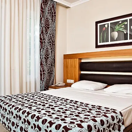 Semesteranläggning (resort) Crystal Flora 5*